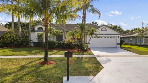 Single Family Residence in Royal Palm Beach FL 152 Kings Way Way.jpg