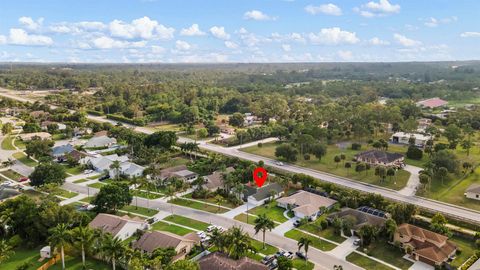 Single Family Residence in Royal Palm Beach FL 152 Kings Way Way 7.jpg