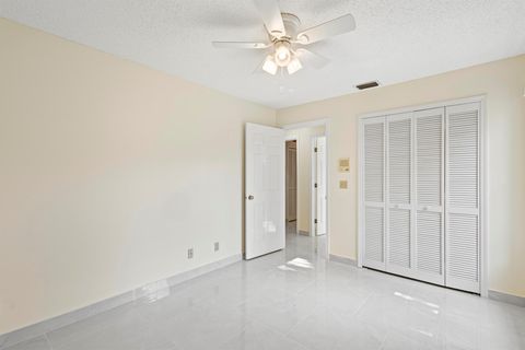 Single Family Residence in Royal Palm Beach FL 152 Kings Way Way 36.jpg