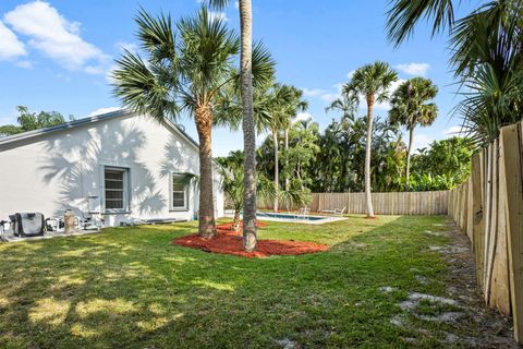 Single Family Residence in Royal Palm Beach FL 152 Kings Way Way 42.jpg