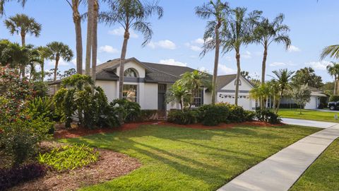 Single Family Residence in Royal Palm Beach FL 152 Kings Way Way 2.jpg