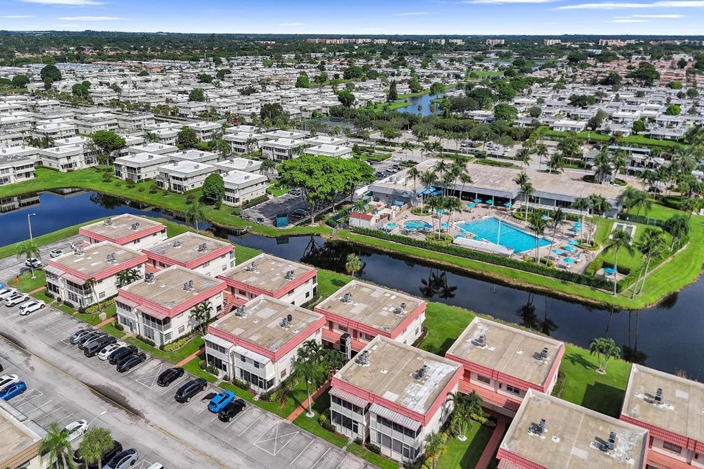 Photo of 40 Saxony A, Delray Beach, FL 33446 (MLS # R11125417)