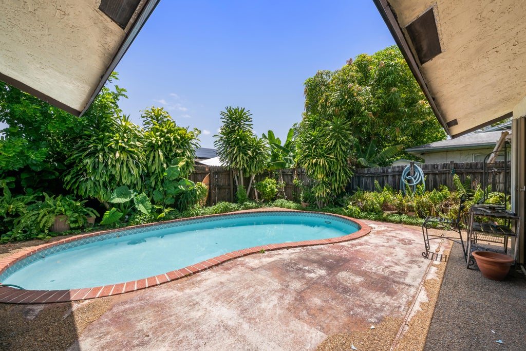Photo of 8210 SW 4TH Place, North Lauderdale, FL 33068 (MLS # B26051991)