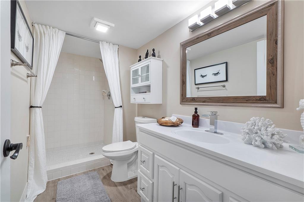 Palm Lakes Condo - Residential