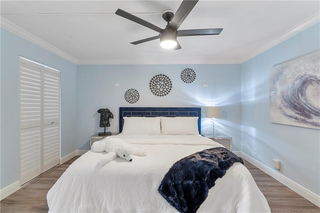 Palm Lakes Condo - Residential