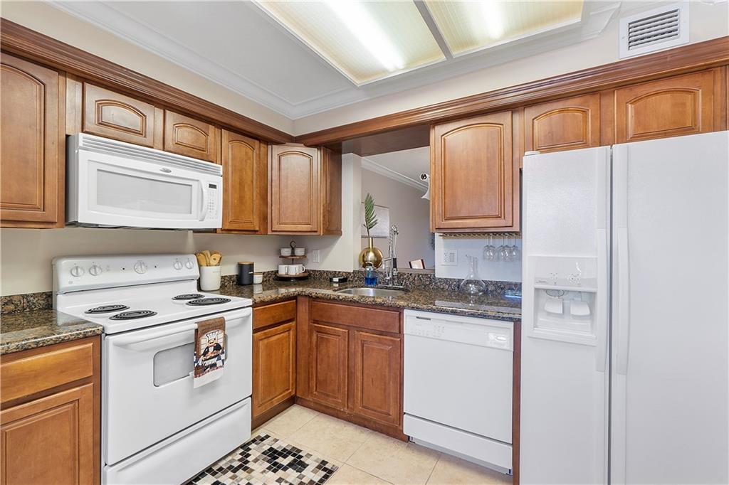 Palm Lakes Condo - Residential