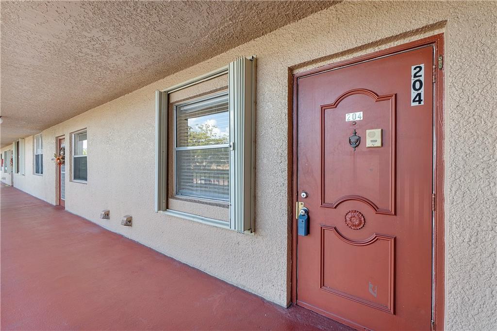 Palm Lakes Condo - Residential
