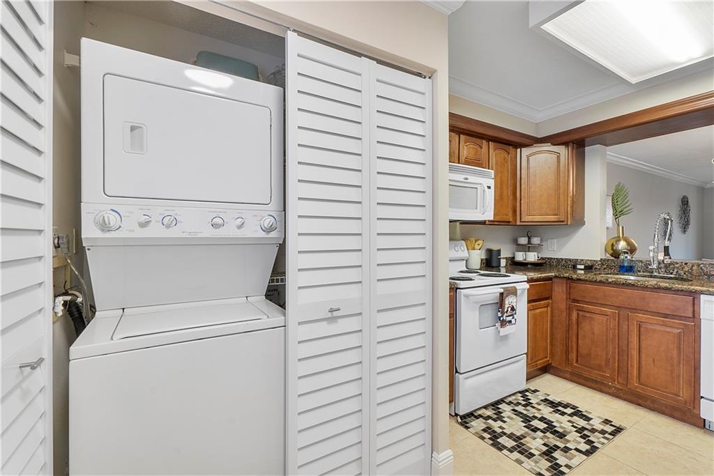 Palm Lakes Condo - Residential