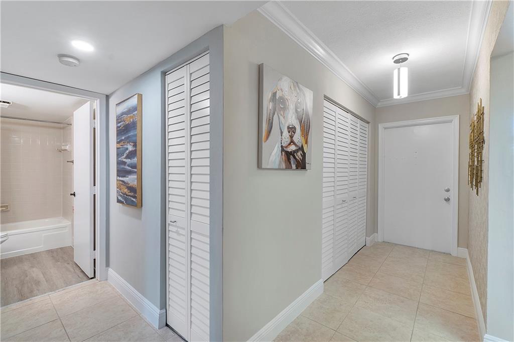 Palm Lakes Condo - Residential