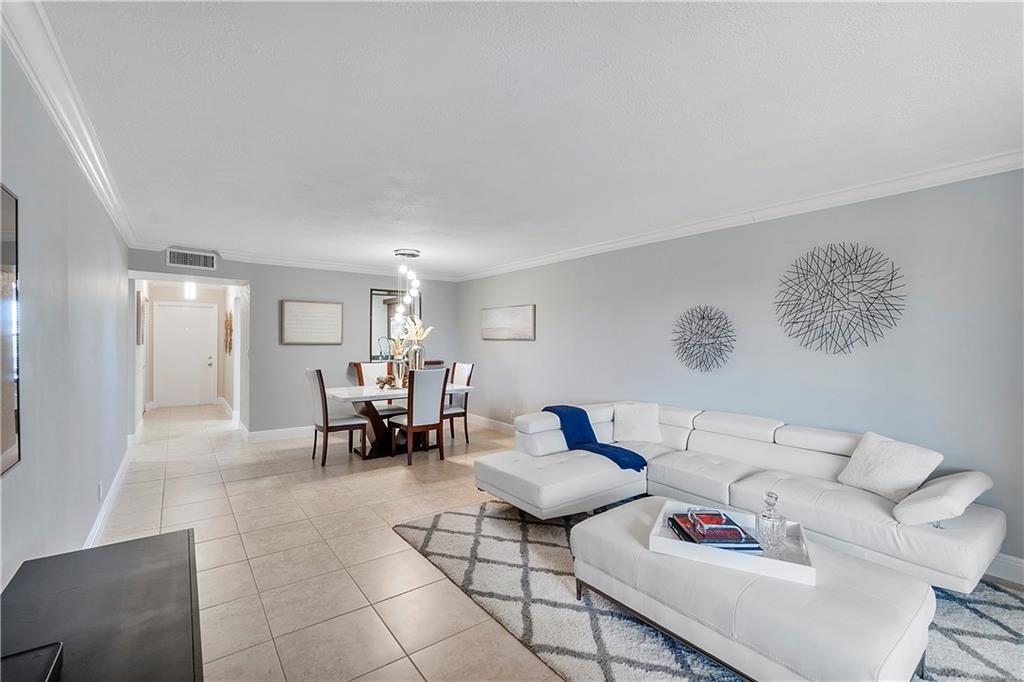Palm Lakes Condo - Residential