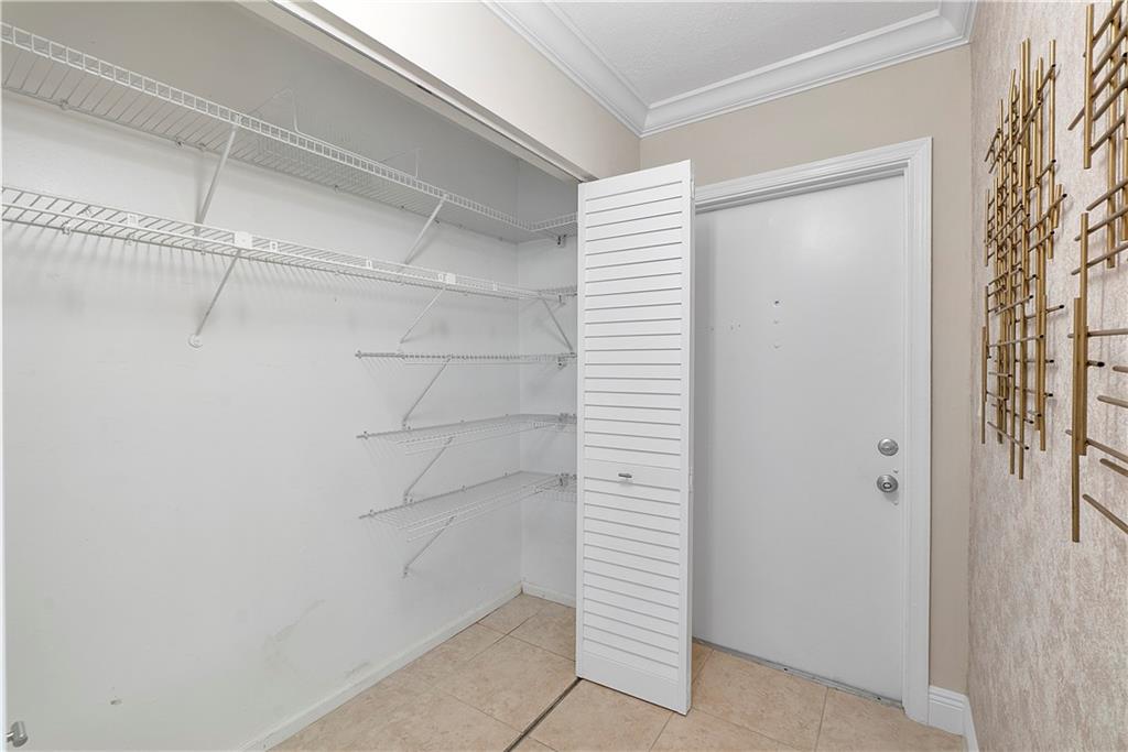 Palm Lakes Condo - Residential