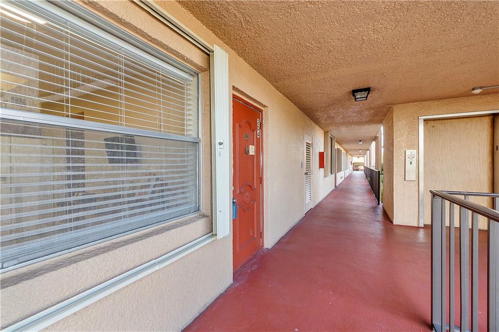 Palm Lakes Condo - Residential