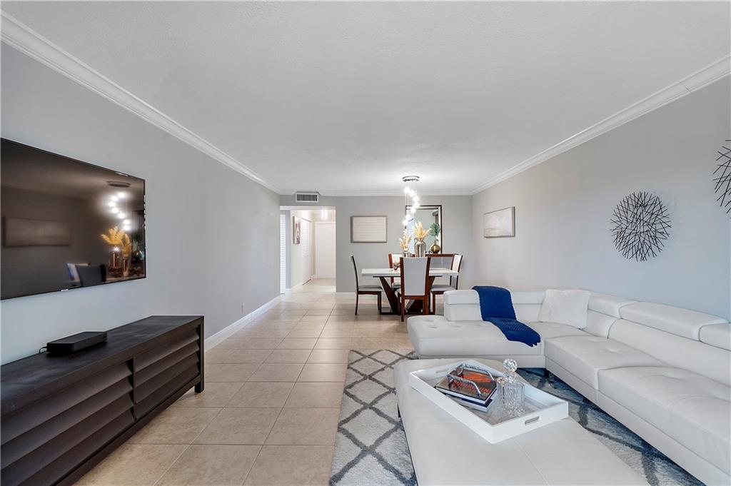 Palm Lakes Condo - Residential