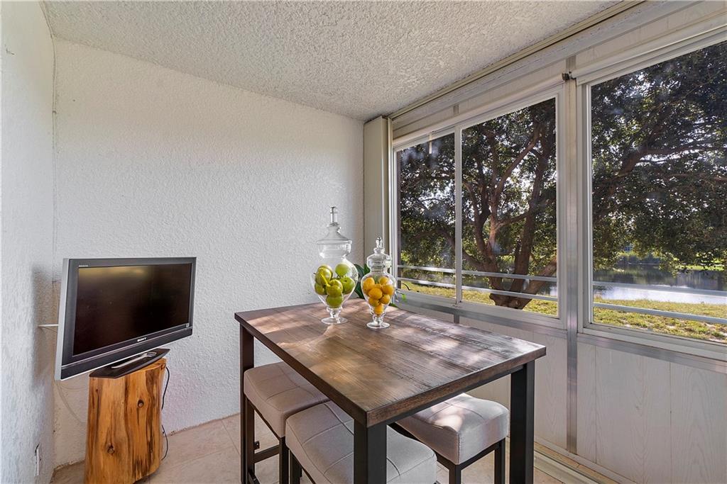 Palm Lakes Condo - Residential