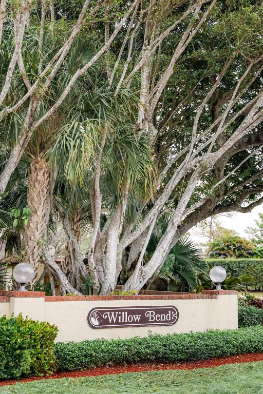 MEED RACQUET CLUB 5 - Residential Lease