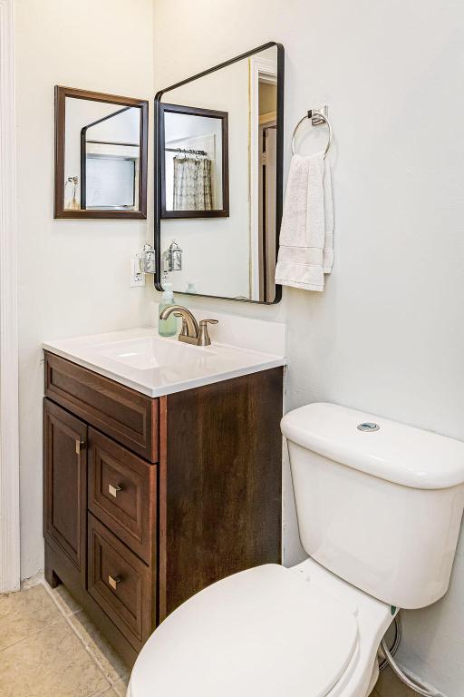 MEED RACQUET CLUB 5 - Residential Lease