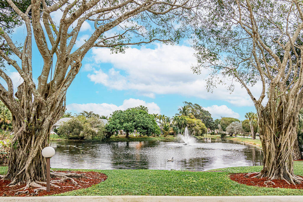 MEED RACQUET CLUB 5 - Residential Lease