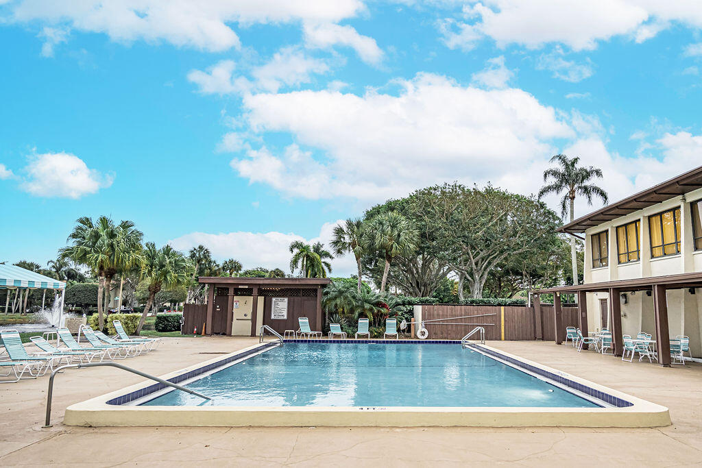 MEED RACQUET CLUB 5 - Residential Lease