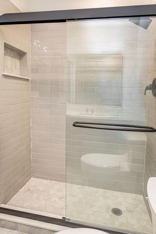 MEED RACQUET CLUB 5 - Residential Lease