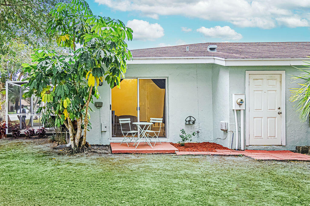 MEED RACQUET CLUB 5 - Residential Lease