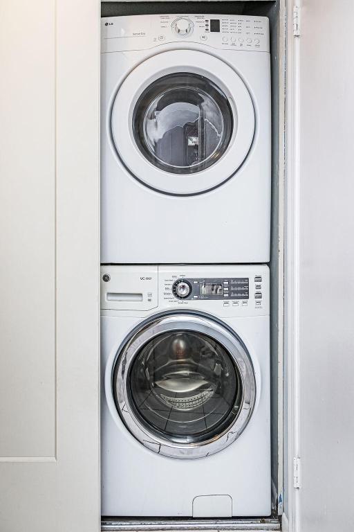 MEED RACQUET CLUB 5 - Residential Lease