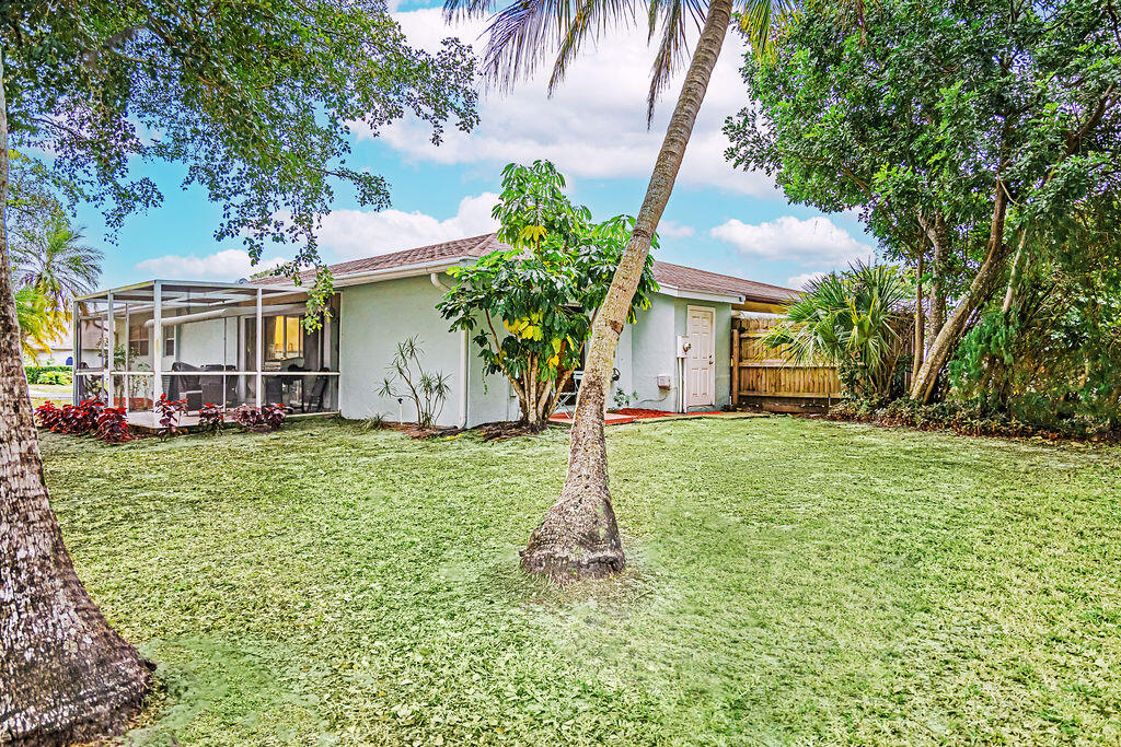 MEED RACQUET CLUB 5 - Residential Lease