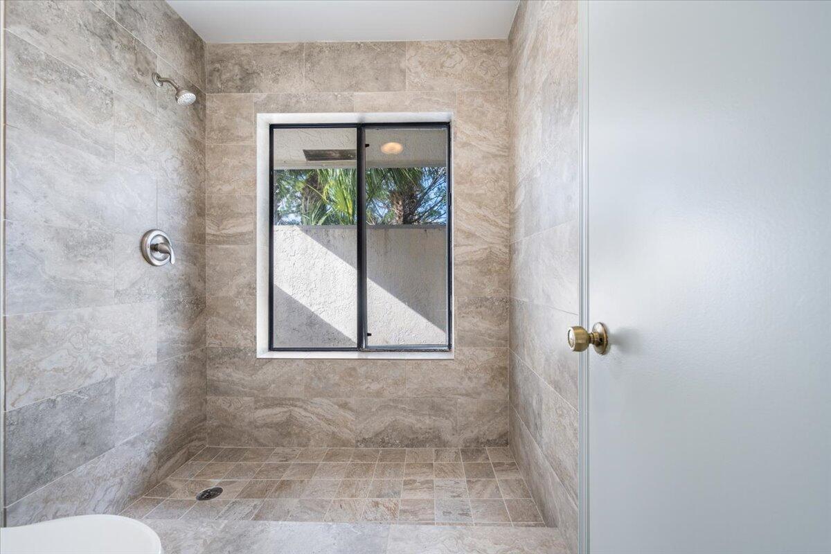 GREENVIEW SHORES 2 OF WELLINGTON - Residential Lease