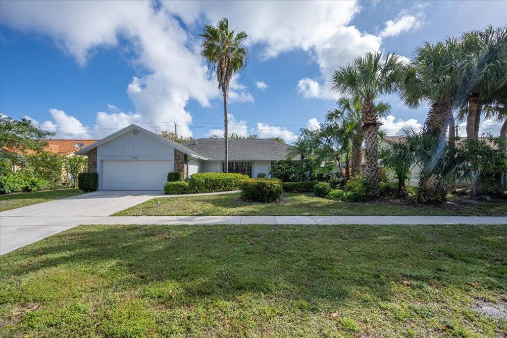 Photo of 2216 Amesbury Court, Wellington, FL 33414 (MLS # R11169922)