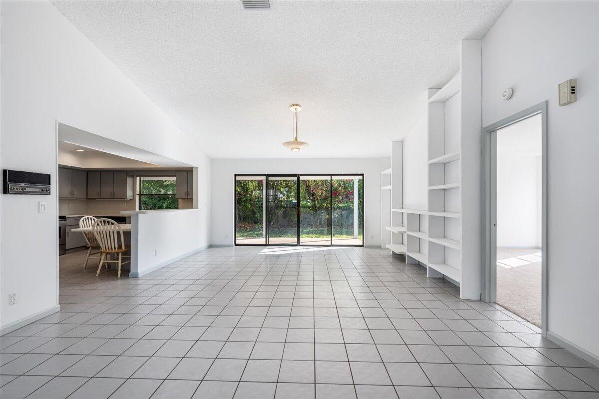 GREENVIEW SHORES 2 OF WELLINGTON - Residential Lease