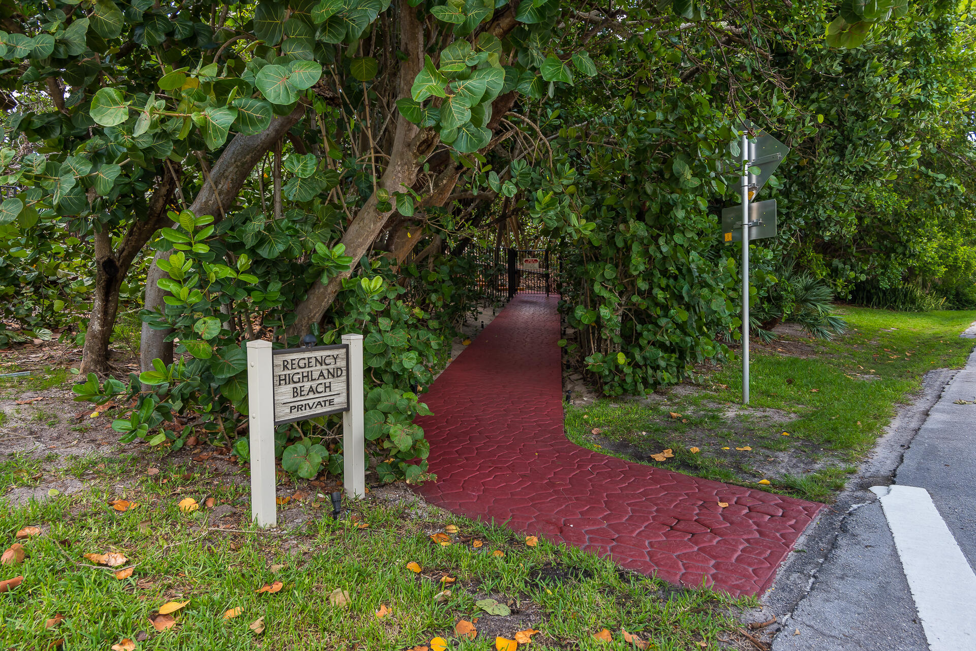 REGENCY HIGHLAND CLUB CON - Residential