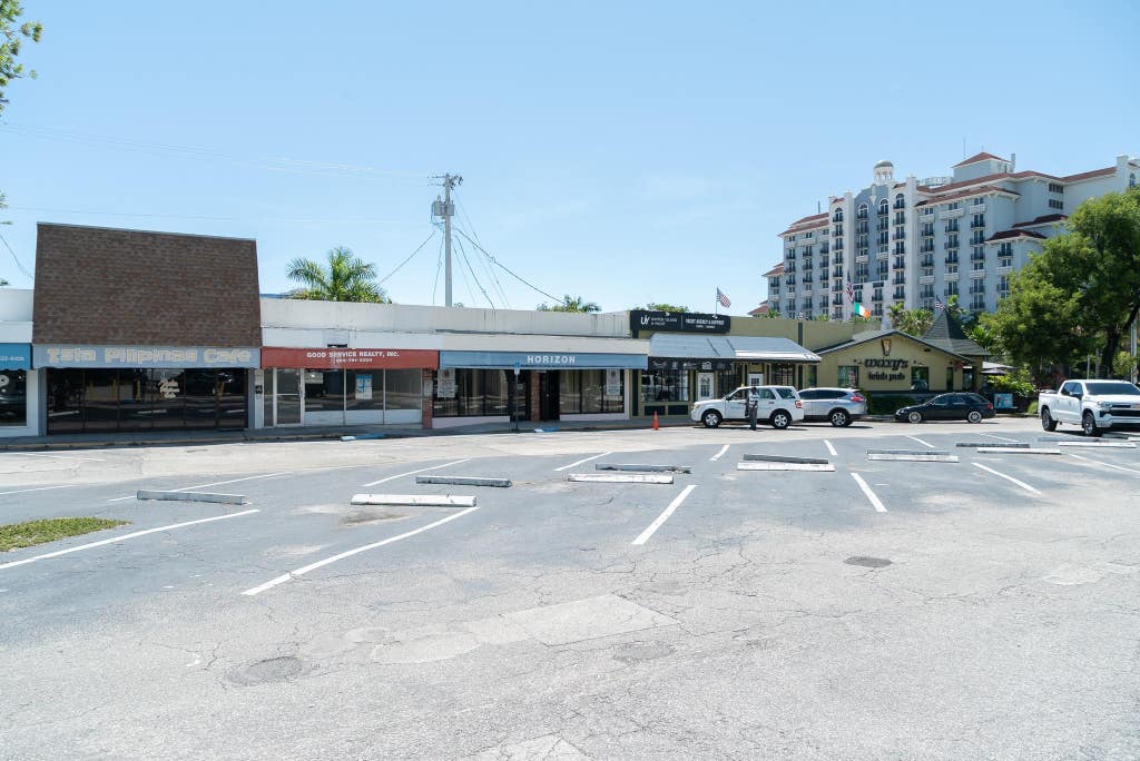 Photo of 1085 SE 17th Street, Fort Lauderdale, FL 33316 (MLS # F10521525)