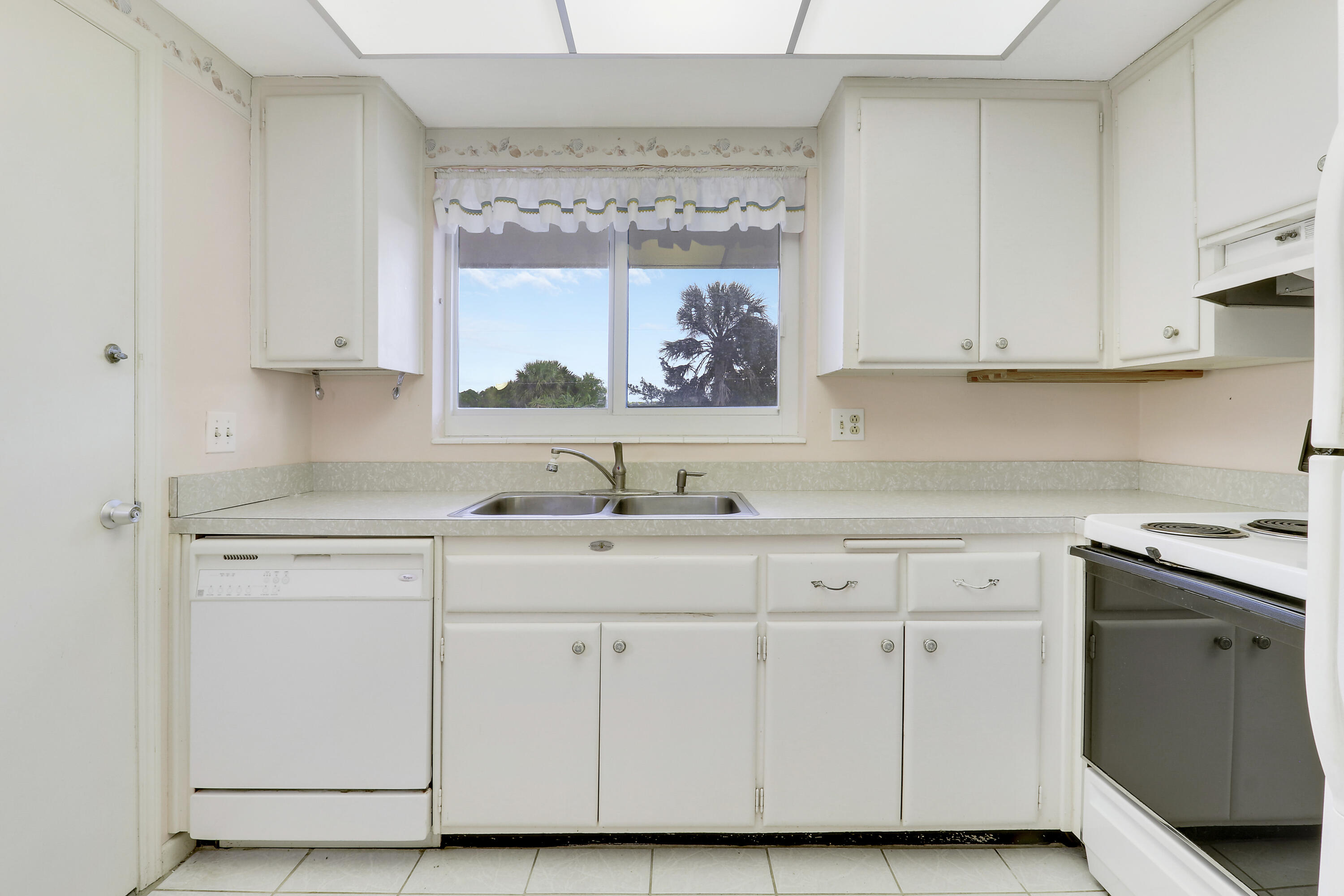 BLAIR HOUSE CONDO A - Residential