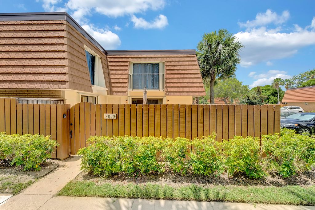 Photo of 3050 30th Court, Jupiter, FL 33477 (MLS # R10977911)