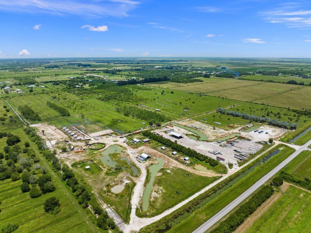 Photo of 1785 Shinn Road, Fort Pierce, FL 34945 (MLS # R11008130)