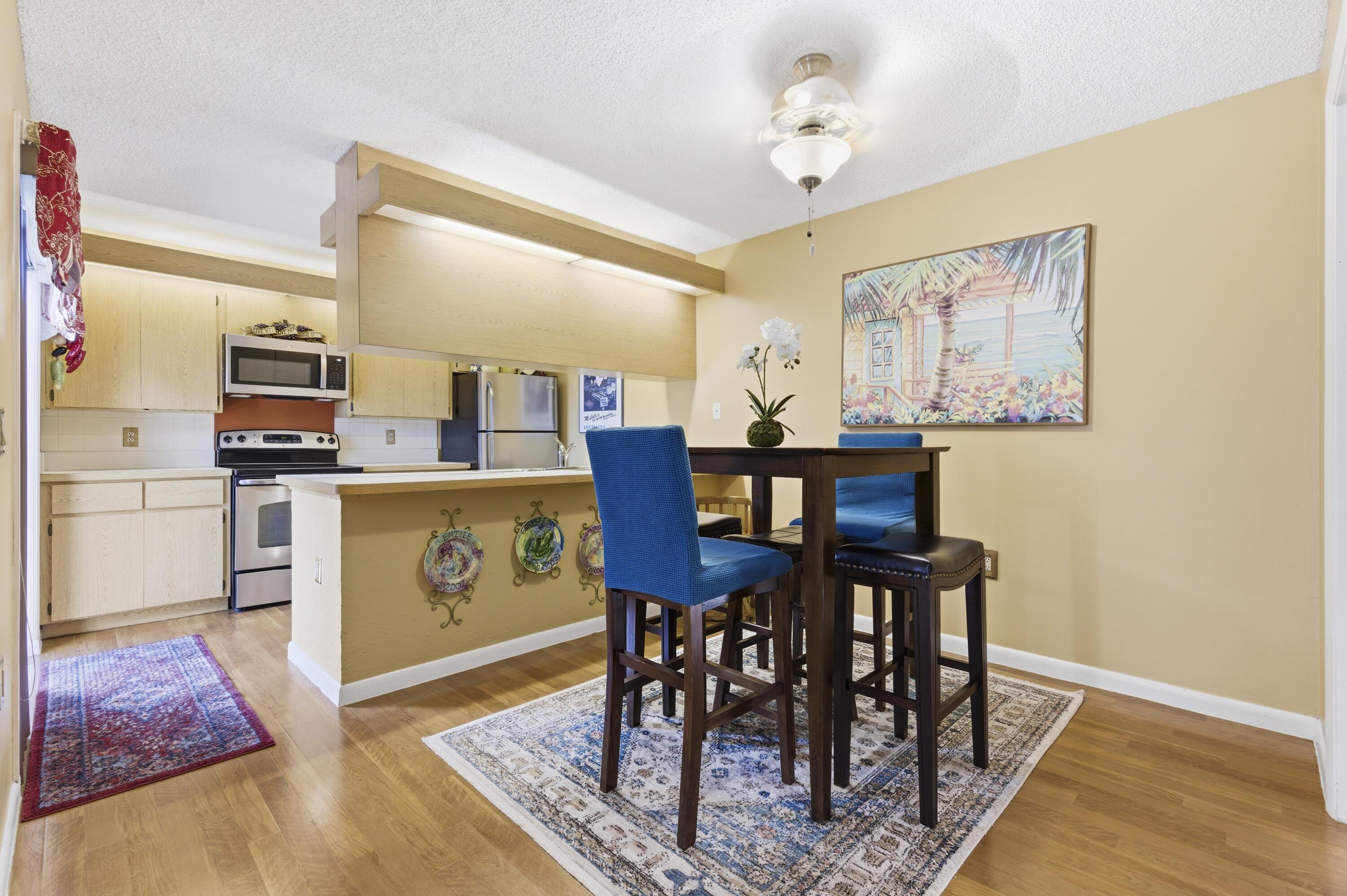 VILLAGE OF SANDALWOOD LAKES SOUTH - Residential