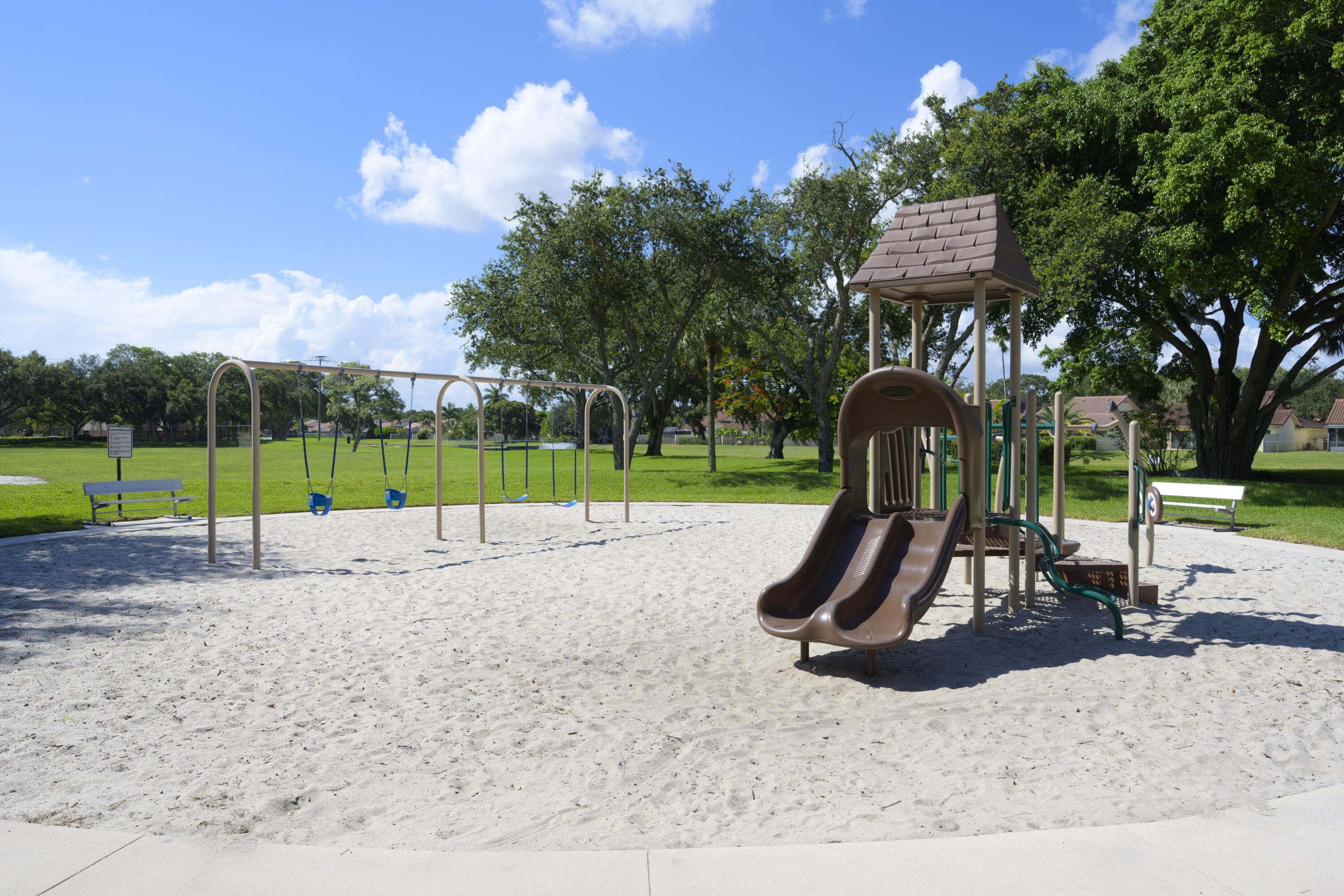 VILLAGE OF SANDALWOOD LAKES SOUTH - Residential