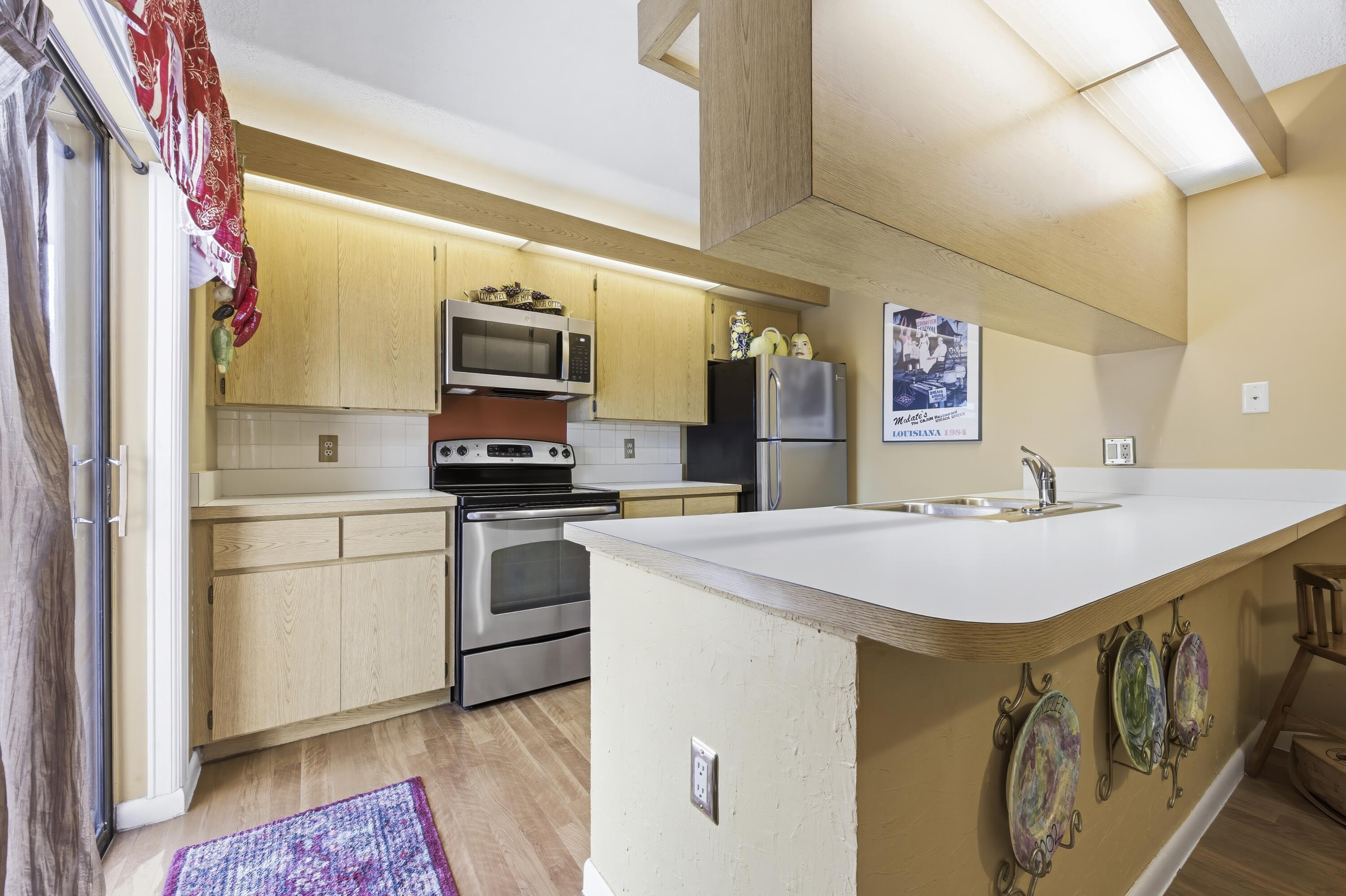 VILLAGE OF SANDALWOOD LAKES SOUTH - Residential