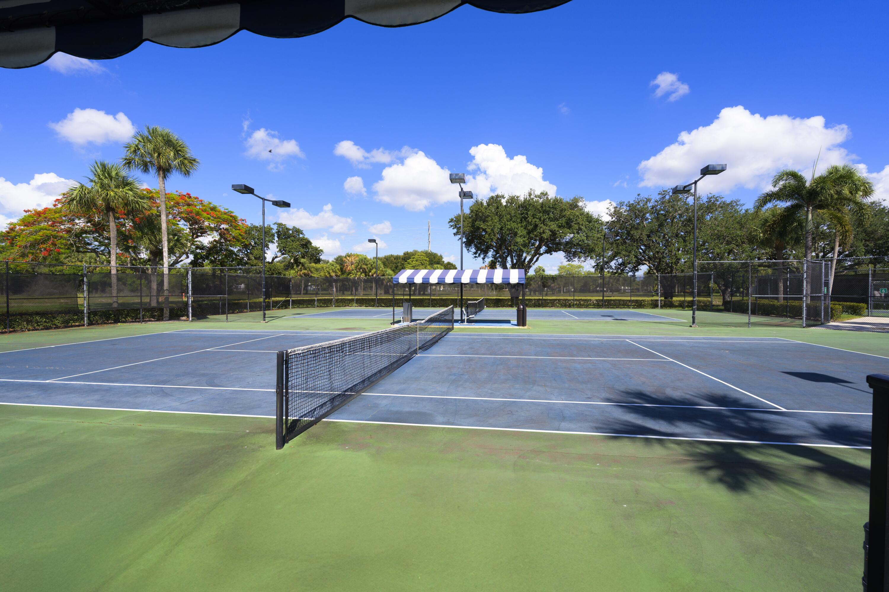 VILLAGE OF SANDALWOOD LAKES SOUTH - Residential