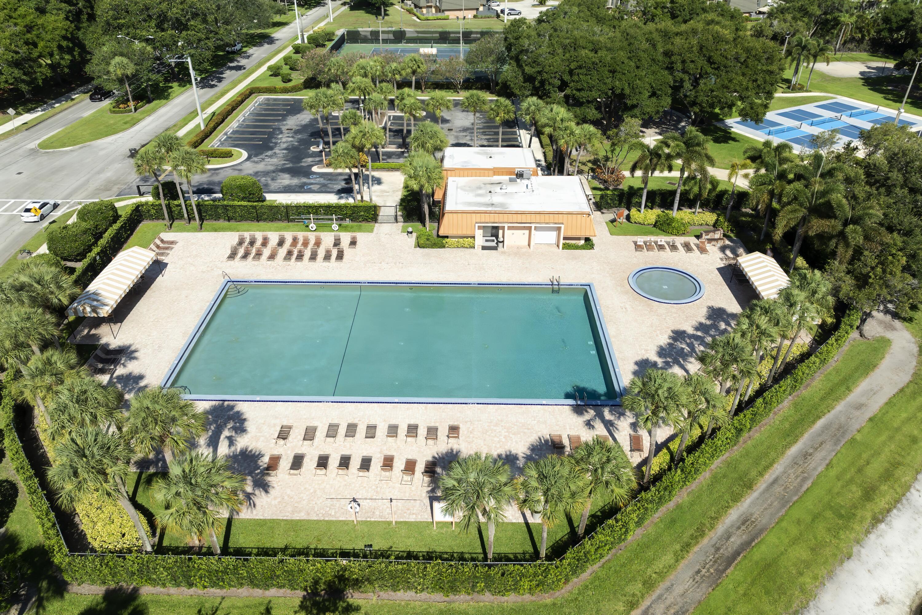 VILLAGE OF SANDALWOOD LAKES SOUTH - Residential