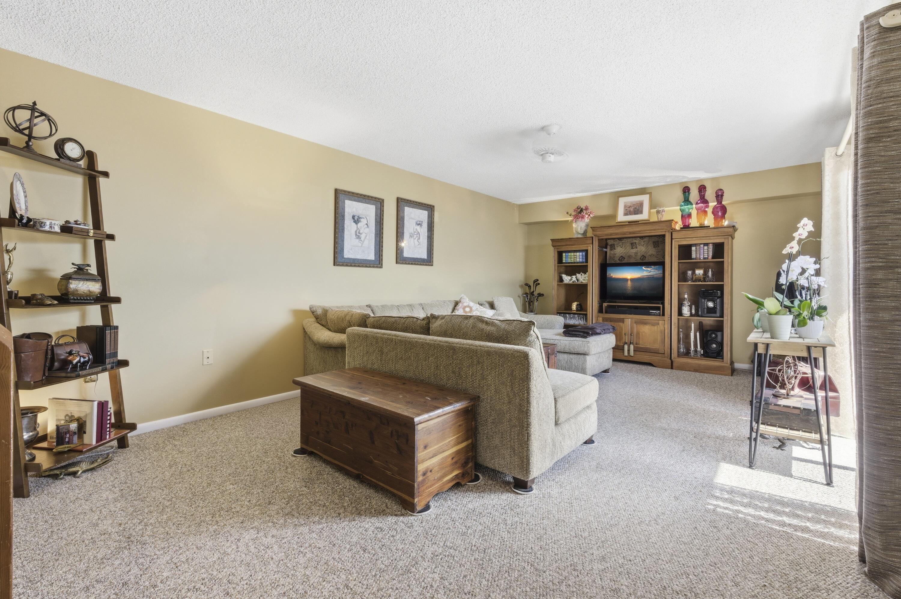 VILLAGE OF SANDALWOOD LAKES SOUTH - Residential