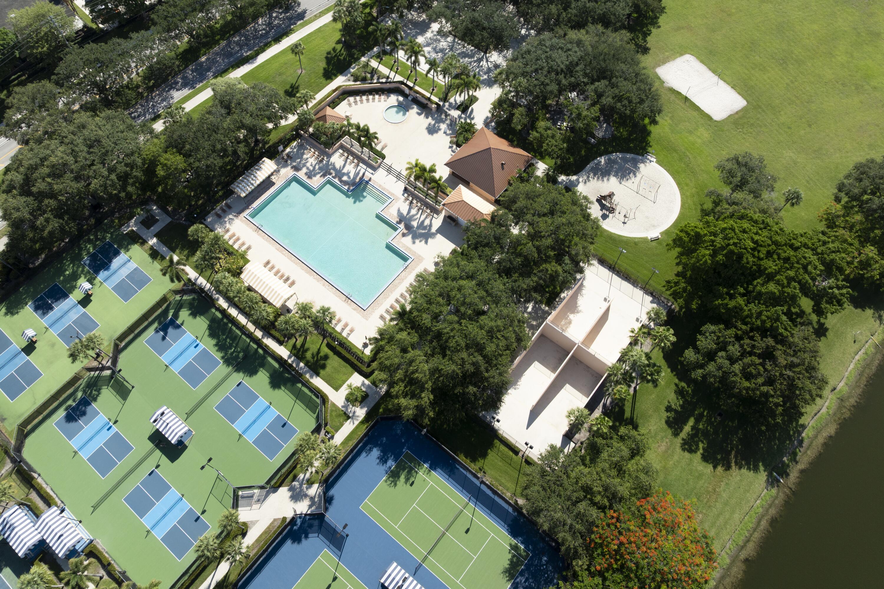 VILLAGE OF SANDALWOOD LAKES SOUTH - Residential