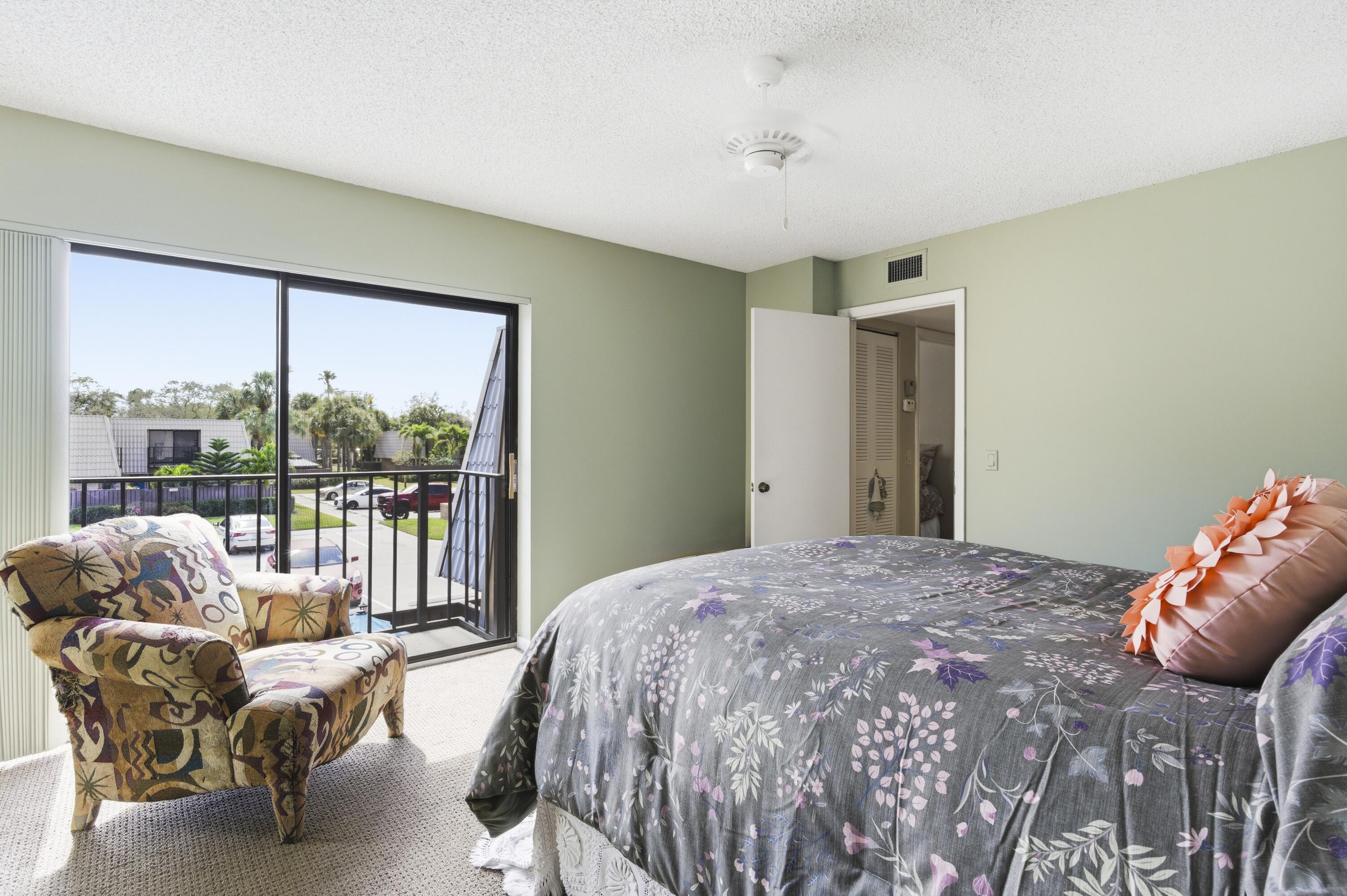 VILLAGE OF SANDALWOOD LAKES SOUTH - Residential