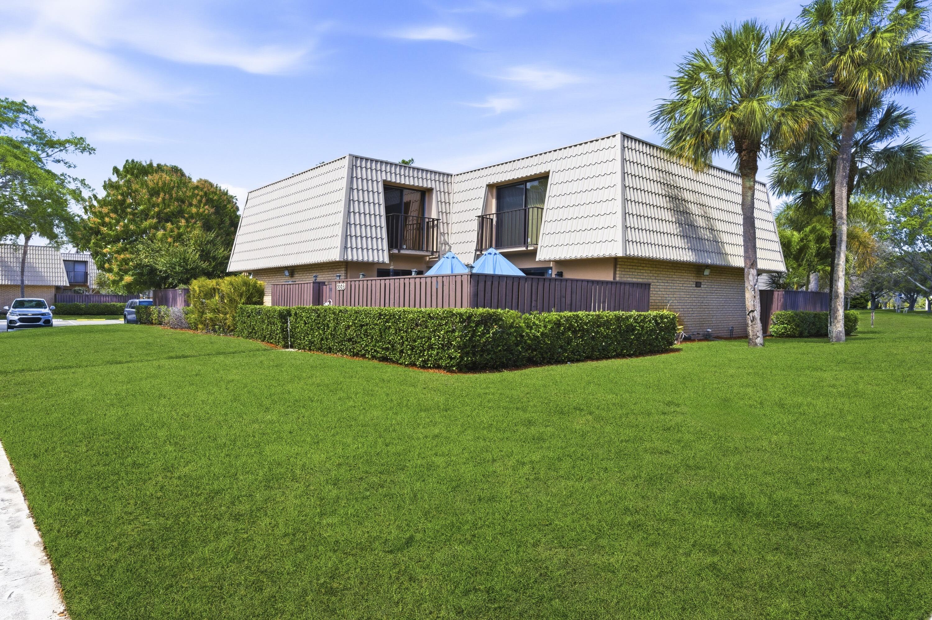 VILLAGE OF SANDALWOOD LAKES SOUTH - Residential