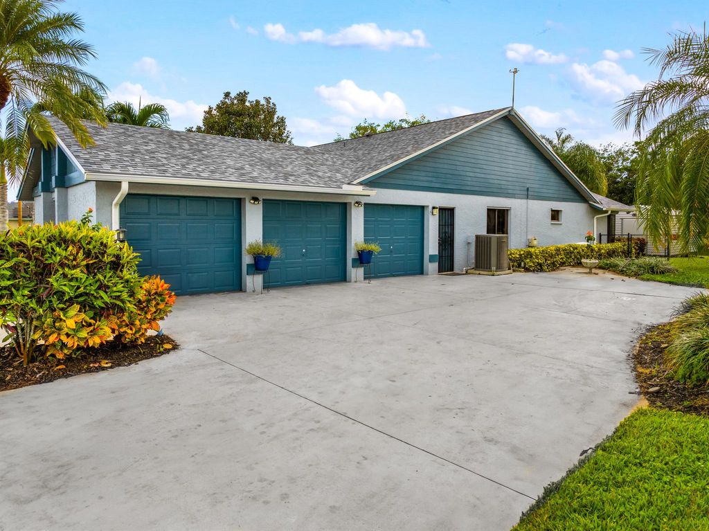 Photo of 2092 SE Pyramid Road, Port Saint Lucie, FL 34952 (MLS # R11041251)