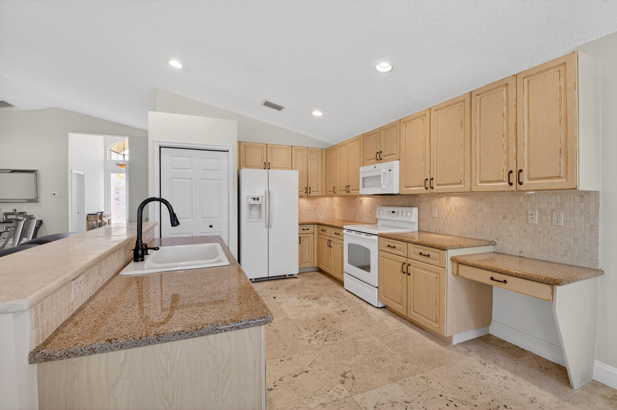 VALENCIA PALMS - Residential