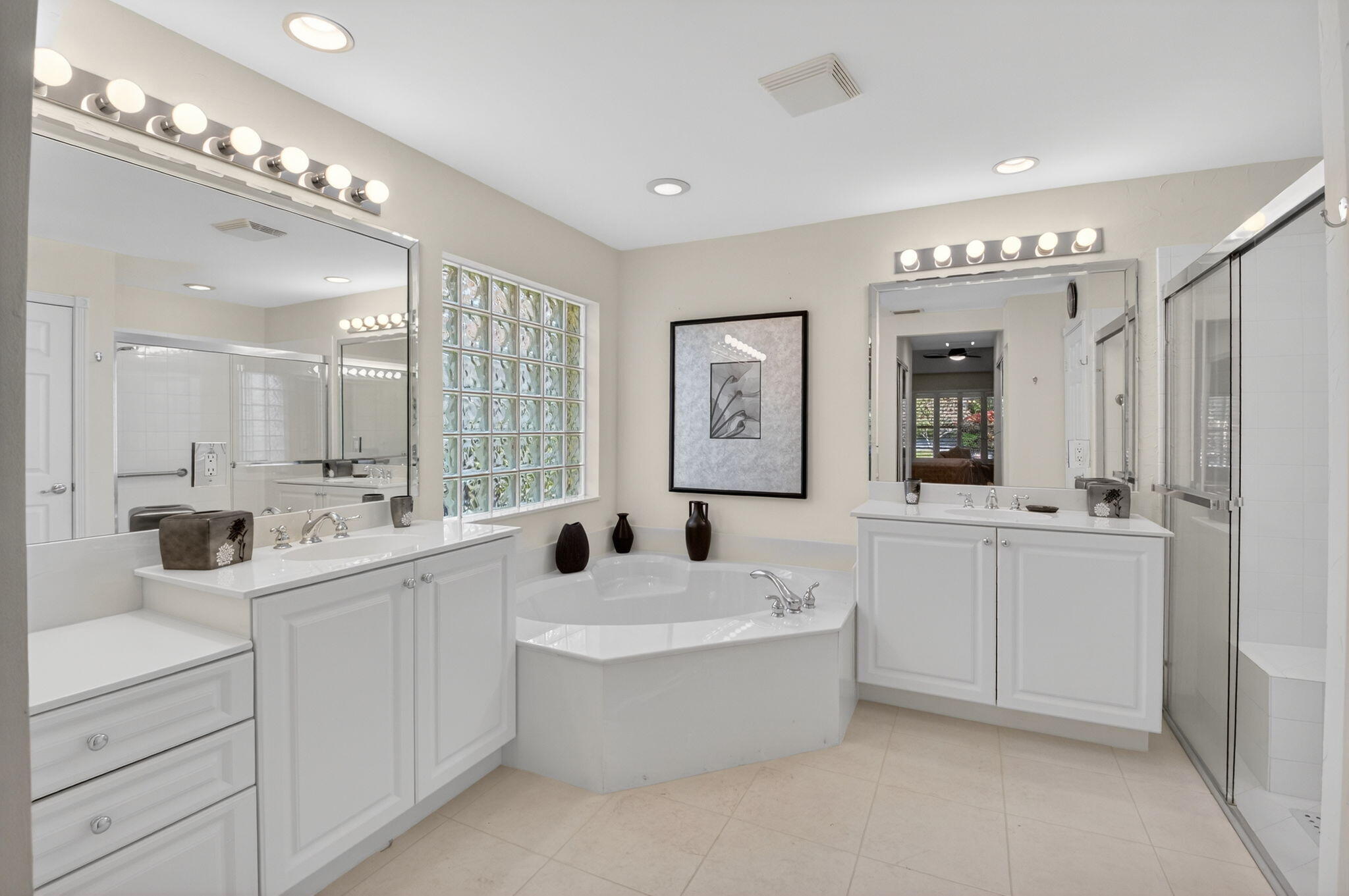 VALENCIA PALMS - Residential