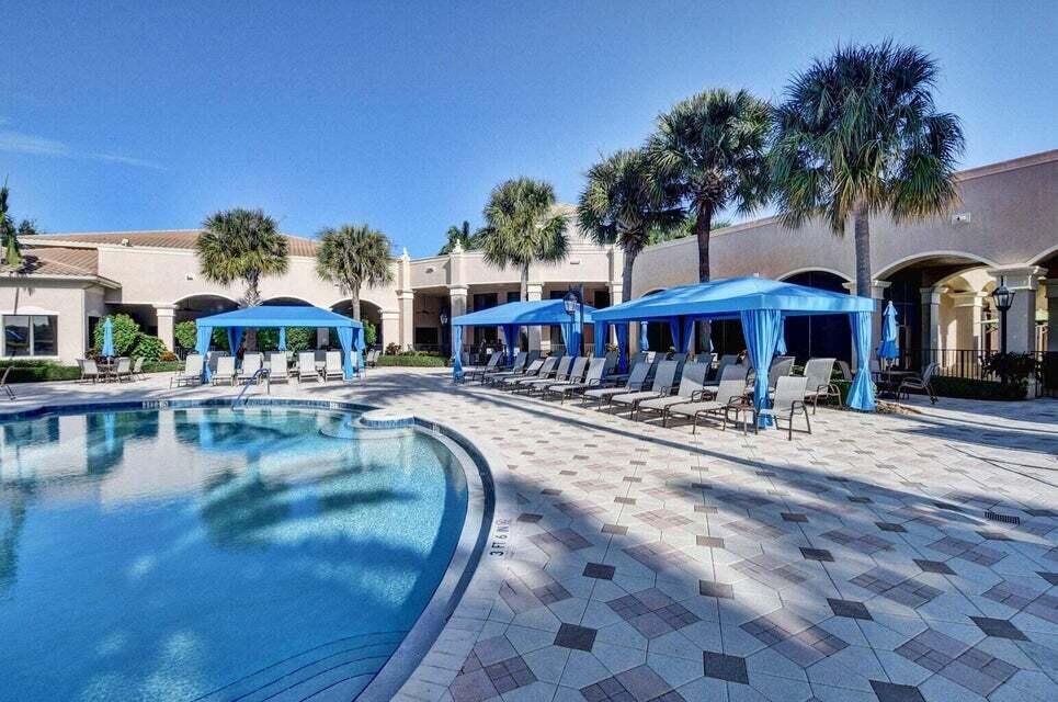 VALENCIA PALMS - Residential