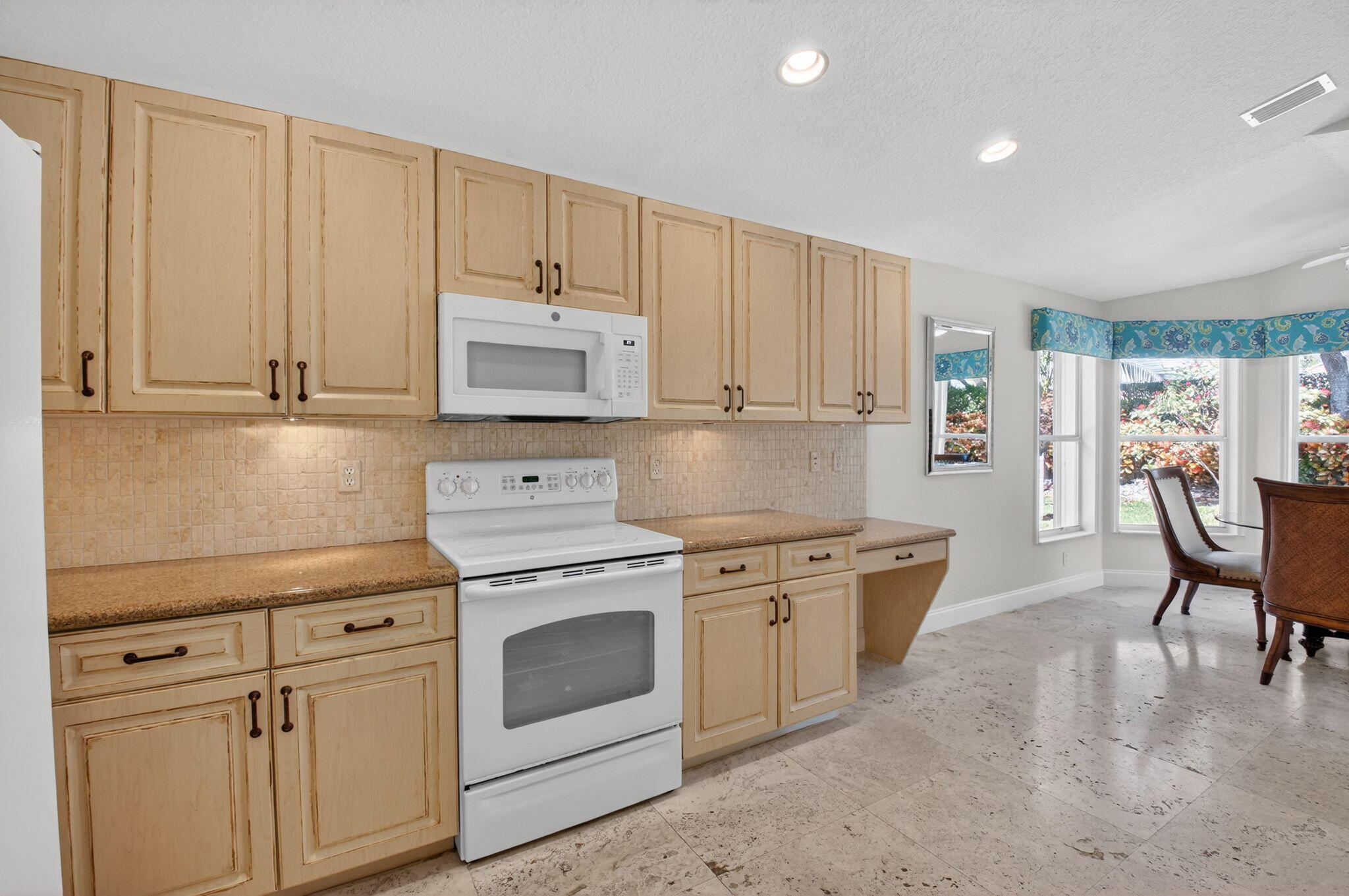 VALENCIA PALMS - Residential