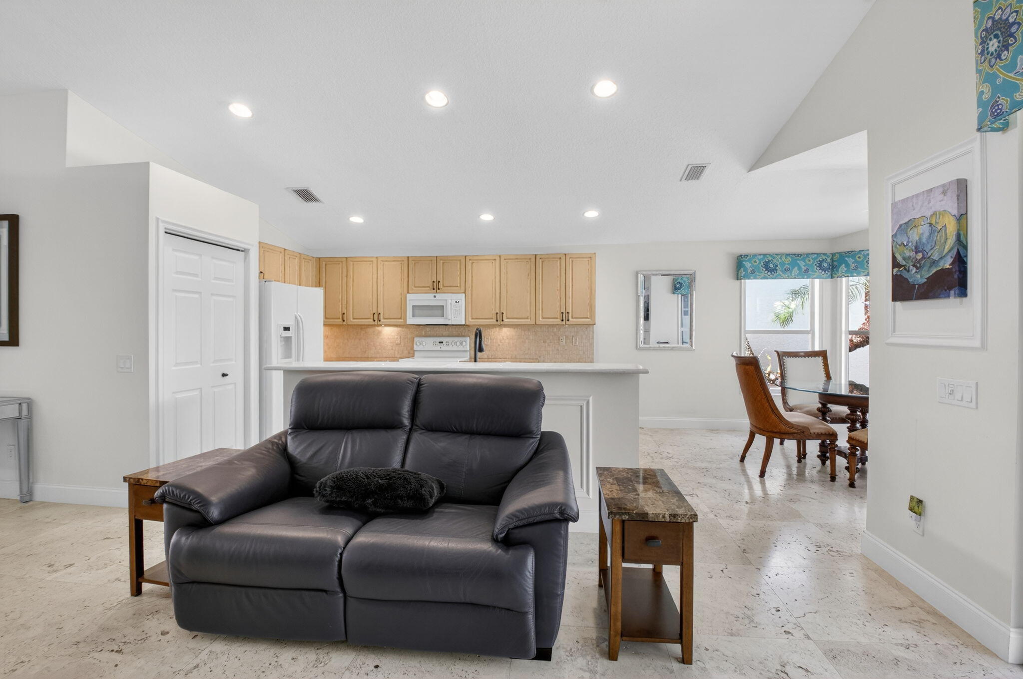 VALENCIA PALMS - Residential