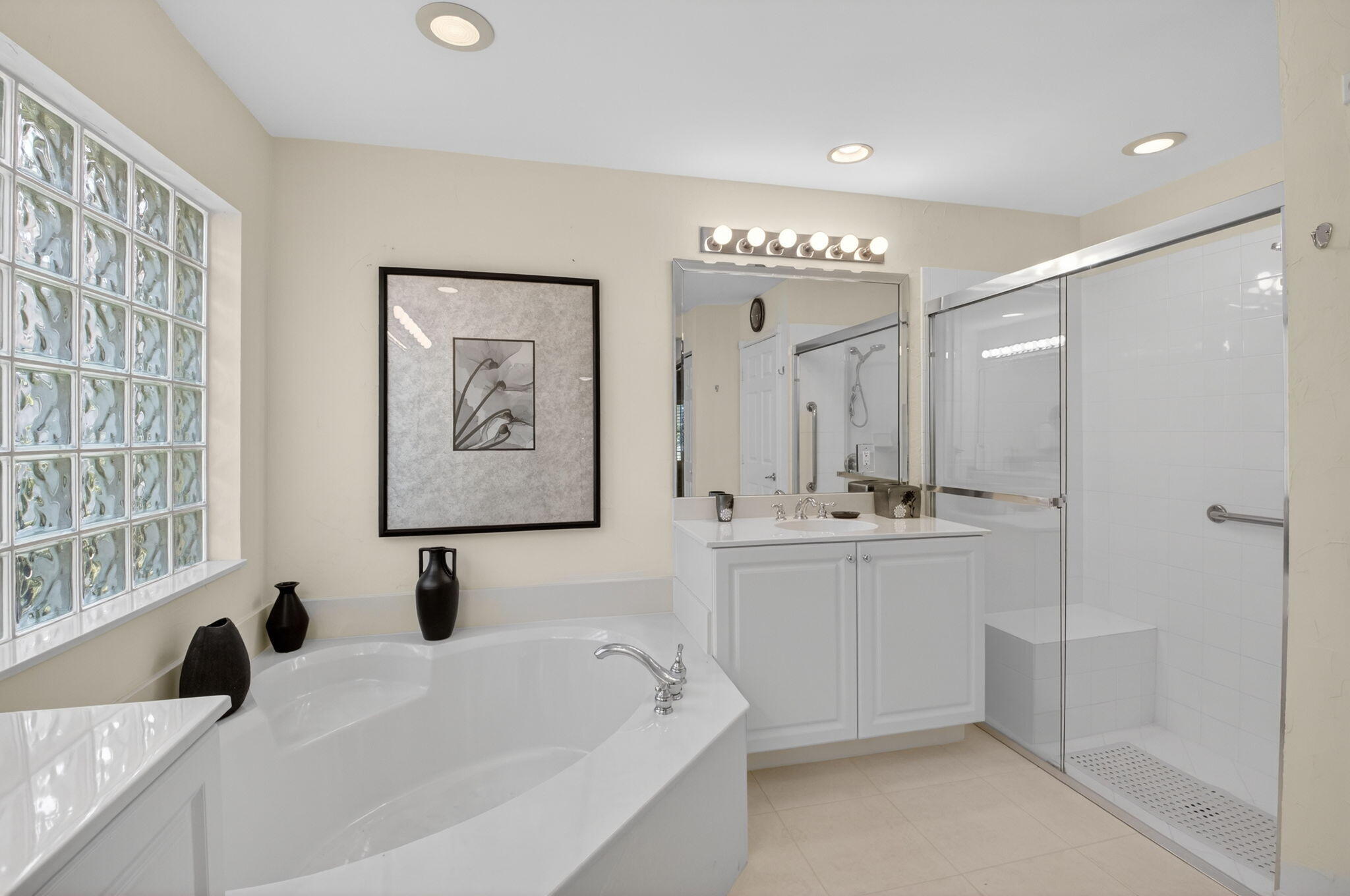 VALENCIA PALMS - Residential